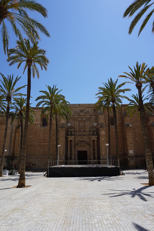 Almeria Cathedral, Spain<br/>© <a href="https://flickr.com/people/24879135@N04" target="_blank" rel="nofollow">24879135@N04</a> (<a href="https://flickr.com/photo.gne?id=41930808505" target="_blank" rel="nofollow">Flickr</a>)