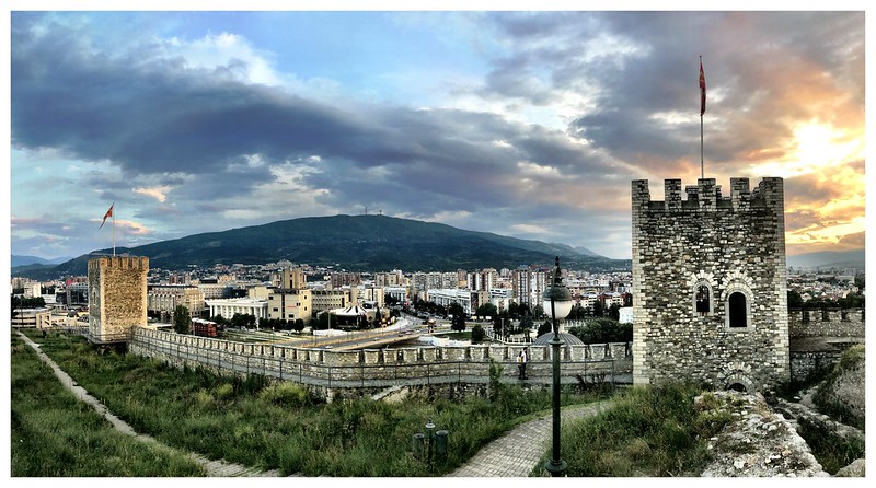 Skopje view from Kale panorama<br/>© <a href="https://flickr.com/people/59487880@N00" target="_blank" rel="nofollow">59487880@N00</a> (<a href="https://flickr.com/photo.gne?id=42416409934" target="_blank" rel="nofollow">Flickr</a>)