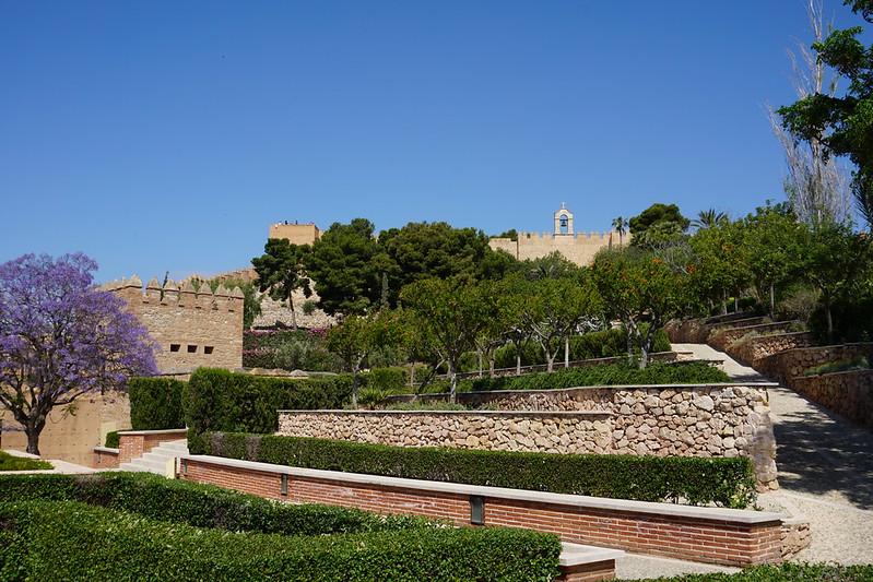 Alcazaba garden and walls, Almeria, Spain<br/>© <a href="https://flickr.com/people/24879135@N04" target="_blank" rel="nofollow">24879135@N04</a> (<a href="https://flickr.com/photo.gne?id=42783205992" target="_blank" rel="nofollow">Flickr</a>)