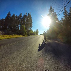 Warm up ride just before the second stage of the BC Bike Race. 🌄 Aufwärmen für die zweite Etappe des BC Bike Race. 🌞 Mehr / More https://ift.tt/2IJl8Fi #konstructive.de #bcbr2018 #bikersofinstagram #bikelife #mountainb