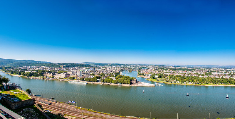 Rhine in the day<br/>© <a href="https://flickr.com/people/12547928@N07" target="_blank" rel="nofollow">12547928@N07</a> (<a href="https://flickr.com/photo.gne?id=41037802750" target="_blank" rel="nofollow">Flickr</a>)