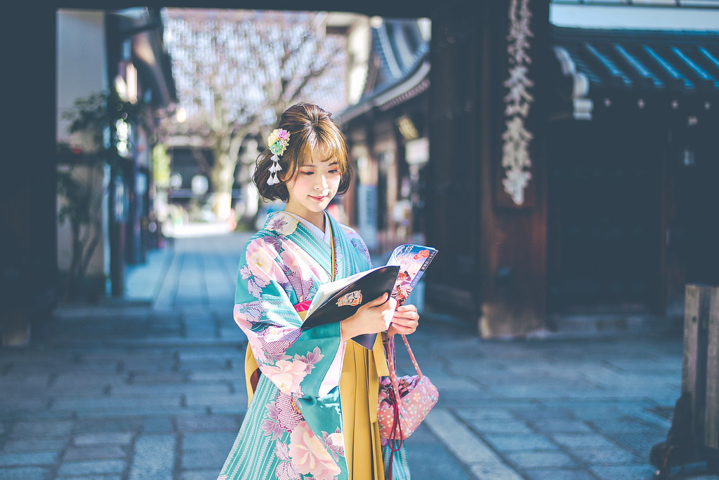 walking around kyoto in kimono-1-12