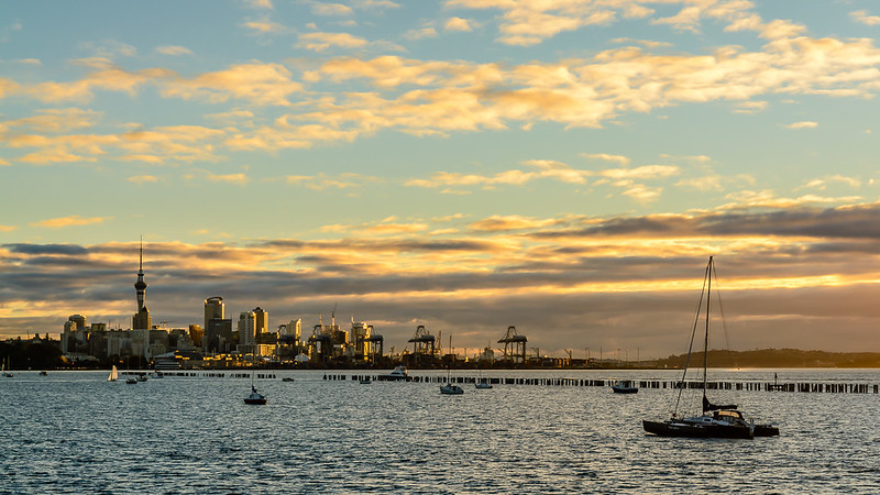 Auckland Sunset-3<br/>© <a href="https://flickr.com/people/134293497@N03" target="_blank" rel="nofollow">134293497@N03</a> (<a href="https://flickr.com/photo.gne?id=42971636121" target="_blank" rel="nofollow">Flickr</a>)
