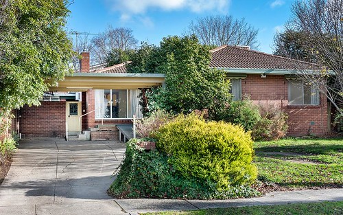 17 Highfield Rd, Doncaster East VIC 3109