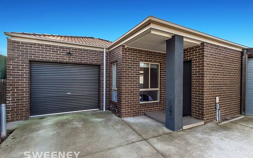 2/4 Altyre Ct, St Albans VIC 3021
