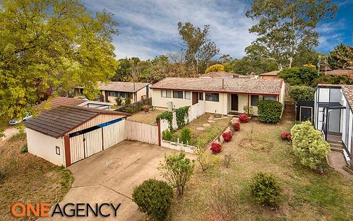 10 Weaver Place, Charnwood ACT