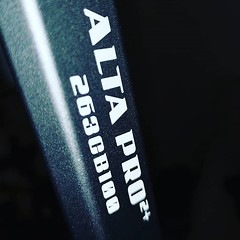 Excited to have received the Alta Pro2+ 263CB100 https://ift.tt/2Qx1oJU from @vanguardphotouk. What a stunning tripod. Can't wait to give it a thorough try out and write about it for you guys! • <a style="font-size:0.8em;" href="http://www.flickr.com/photos/152570159@N02/30868087908/" target="_blank">View on Flickr</a>