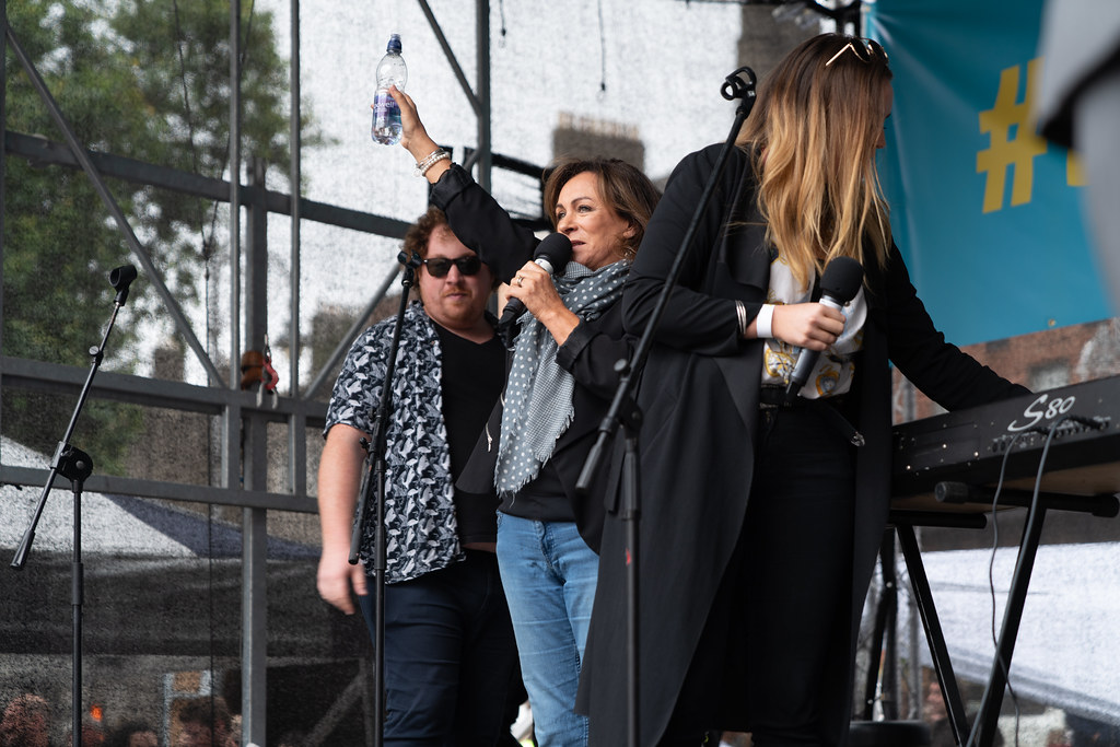Róisín O On Stage  With Mary Black Her Mother At The Stand For The Truth Event [#stand4truth]-143403