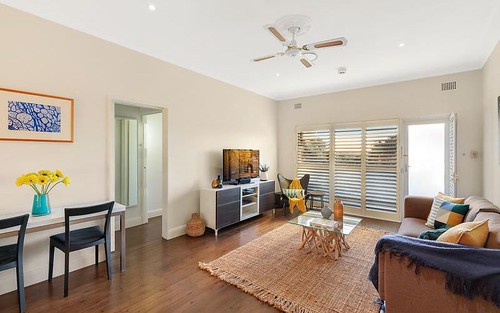 13 Gardenview Cl, Mill Park VIC 3082