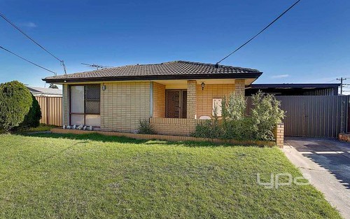 4 Navarre Court, Meadow Heights VIC 3048