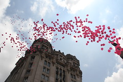 Conselho da Condição Feminina promove revoada de balões em alusão ao Outubro Rosa