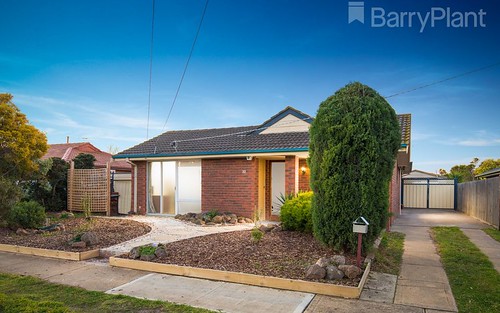 32 Banksia Cr, Hoppers Crossing VIC 3029