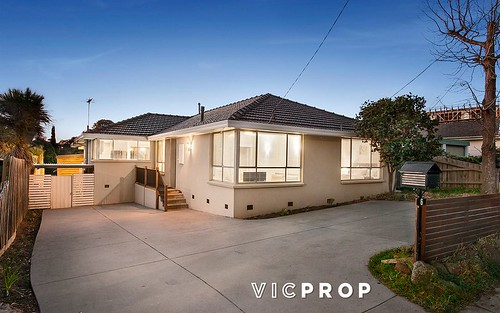 6 Leddy St, Forest Hill VIC 3131