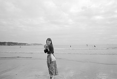 海辺のカメラ女子