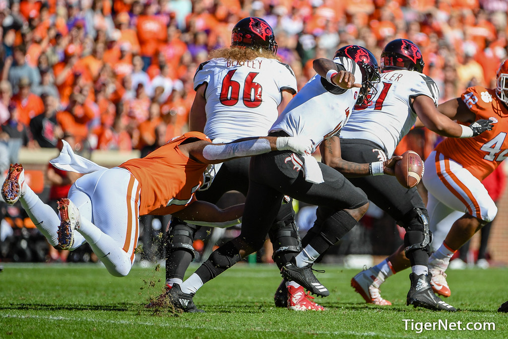 Clemson Football Photo of Austin Bryant and Louisville