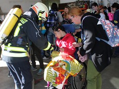 Kinder des Bundes-Blindenistitutes besuchten die Feuerwehr