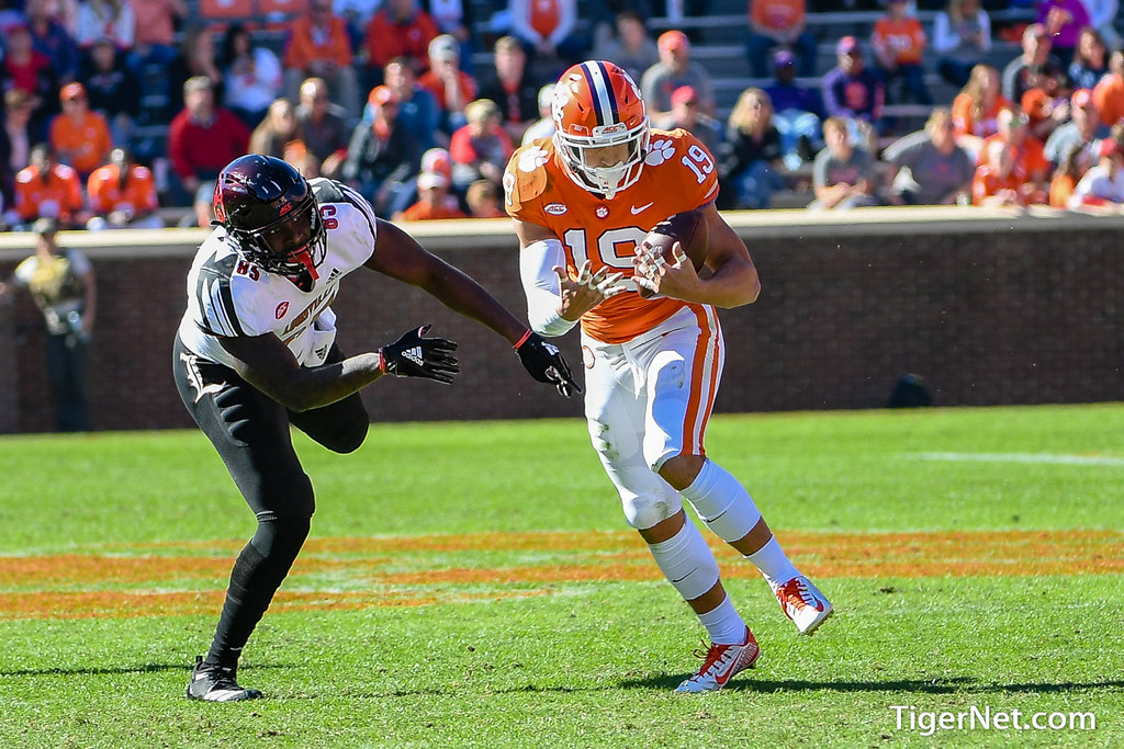 Clemson Football Photo of Tanner Muse and Louisville