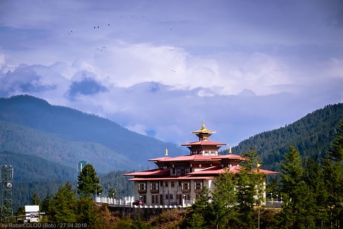 Bumthang (Jakar) - Jakar Yugyal Dzong - View of the Bumthang District Court