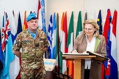 Bilaterales Gespräch mit UNIFIL Force Commander GenMaj. De Col
