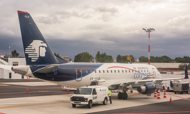 Aeromexico E170 (MEX)<br/>© <a href="https://flickr.com/people/111245738@N08" target="_blank" rel="nofollow">111245738@N08</a> (<a href="https://flickr.com/photo.gne?id=31607957708" target="_blank" rel="nofollow">Flickr</a>)