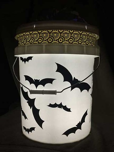 bucket with light - alternative pumpkin with Cricut