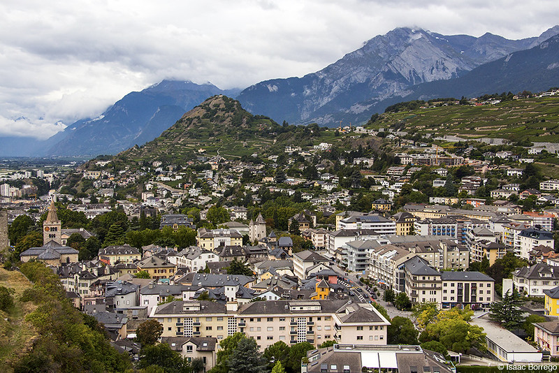 Hills of Sion<br/>© <a href="https://flickr.com/people/58457330@N05" target="_blank" rel="nofollow">58457330@N05</a> (<a href="https://flickr.com/photo.gne?id=44276445215" target="_blank" rel="nofollow">Flickr</a>)